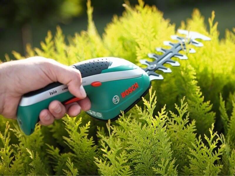 Ножницы аккумуляторные для травы и кустов Bosch ISIO 3